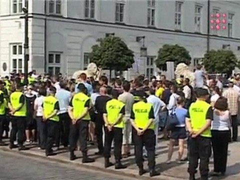 Prezydent zmierza do Pałacu Prezydenckiego