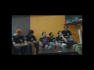 Les joueurs aAa au micro lors de la G-Lan League 1