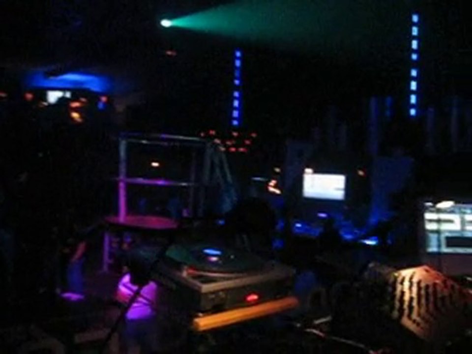 Dj.X.Tap (No Name) @ N.O.N / Crazy Bumpinee 23.07.2010
