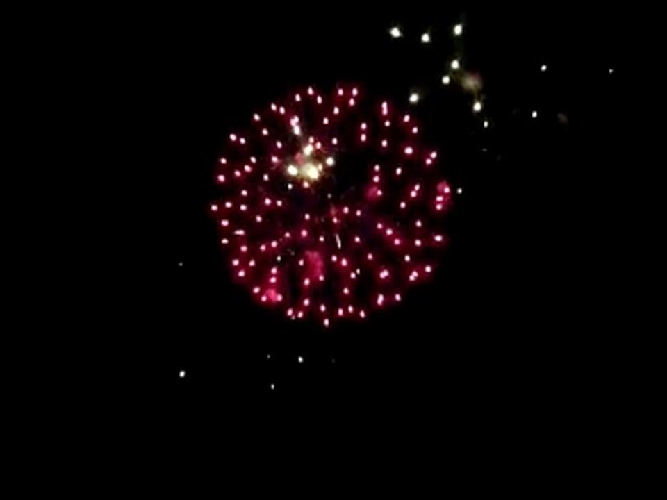 17 07 2010 FEU D 'ARTIFICE PONT DE PUTEAUX (1ère partie)