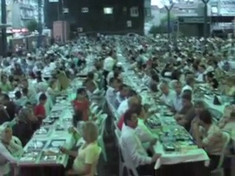 Eyüp Belediyesi İslambey Açık İftar Yemeği