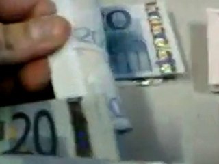 UN MEC MONTRE SES VRAIS BILLETS ET CLASH MORSAY