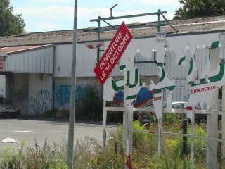 CHAMBLY DEMOLITION DE LA FRICHE LECLERC