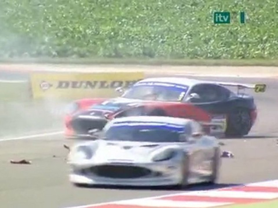 Ginetta G50 - Snetterton - Gros accrochage (Adrian Newey)