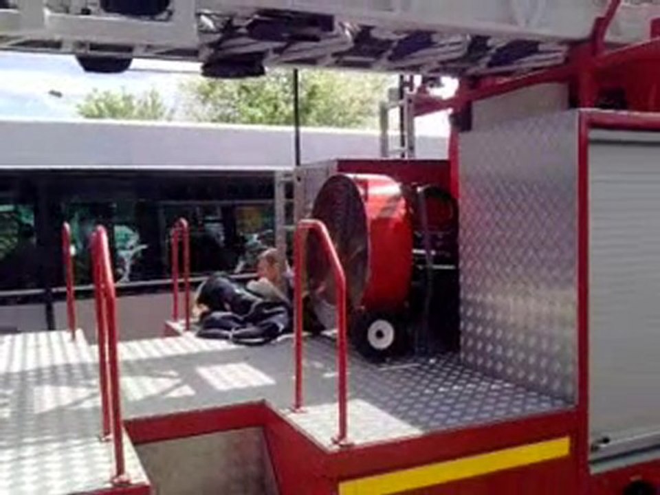 Aulnay-sous-Bois : 4 voitures brûlées au Vieux Pays P1