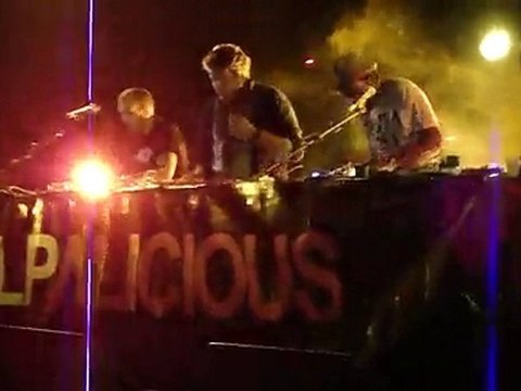 Pulpalicious Au festival du chien à plumes 2010