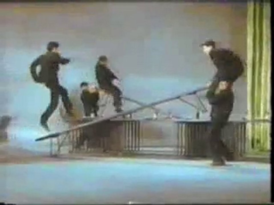 Elvis Presley  Rock de la carcel 1957 colour