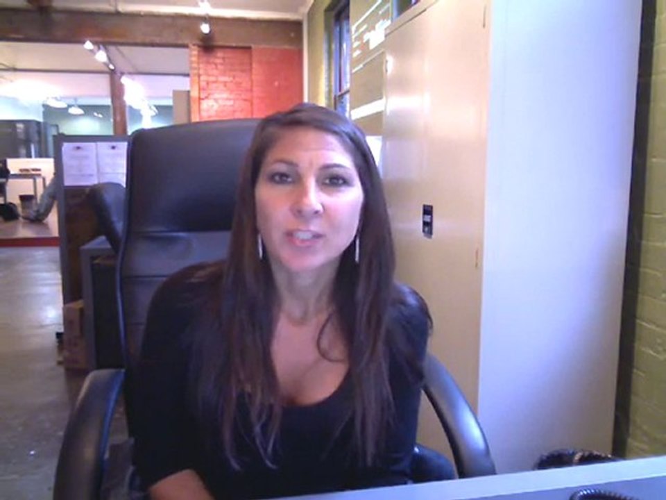 Email archiving for maintaining distant relationships