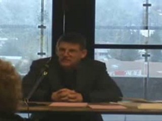 Michel Collon et  Les 7 " péchés " de Chavez  1/7