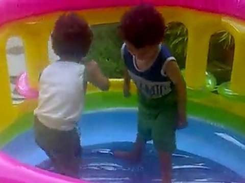 unal ve mehmet trambolinde