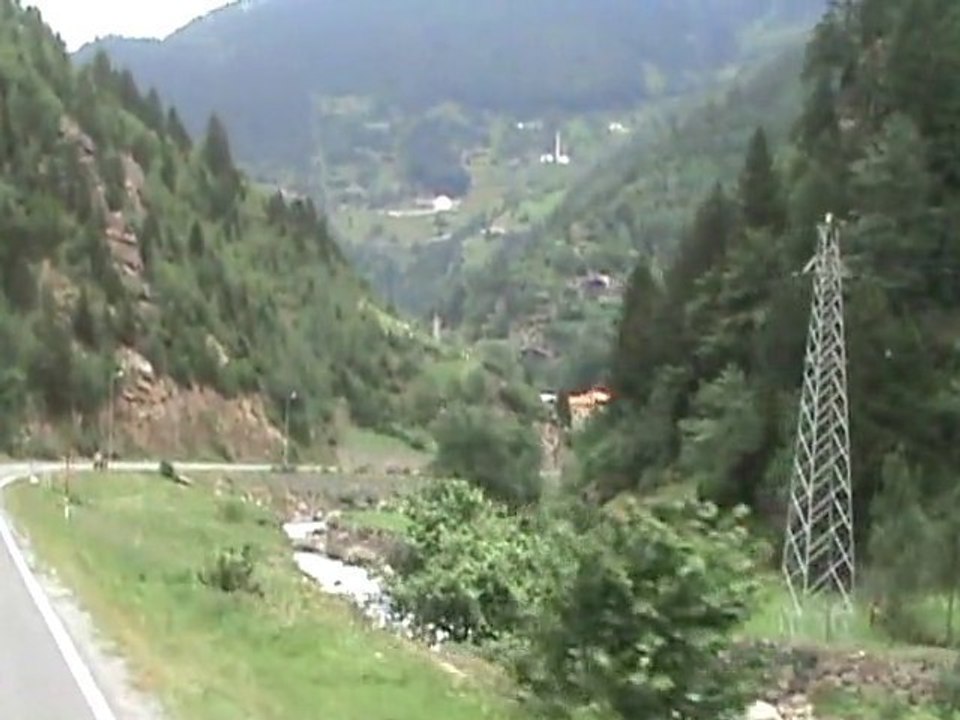 Uzungöl Balıklıgöl Arası Solaklı Vadisi Ve Çayı