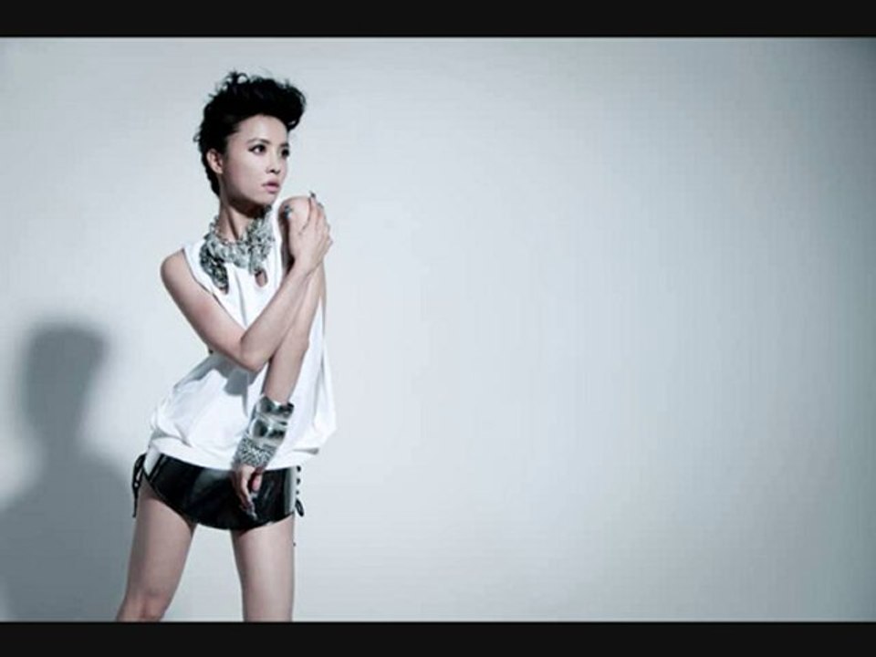 Black-haired beautiful girl Radio Rip