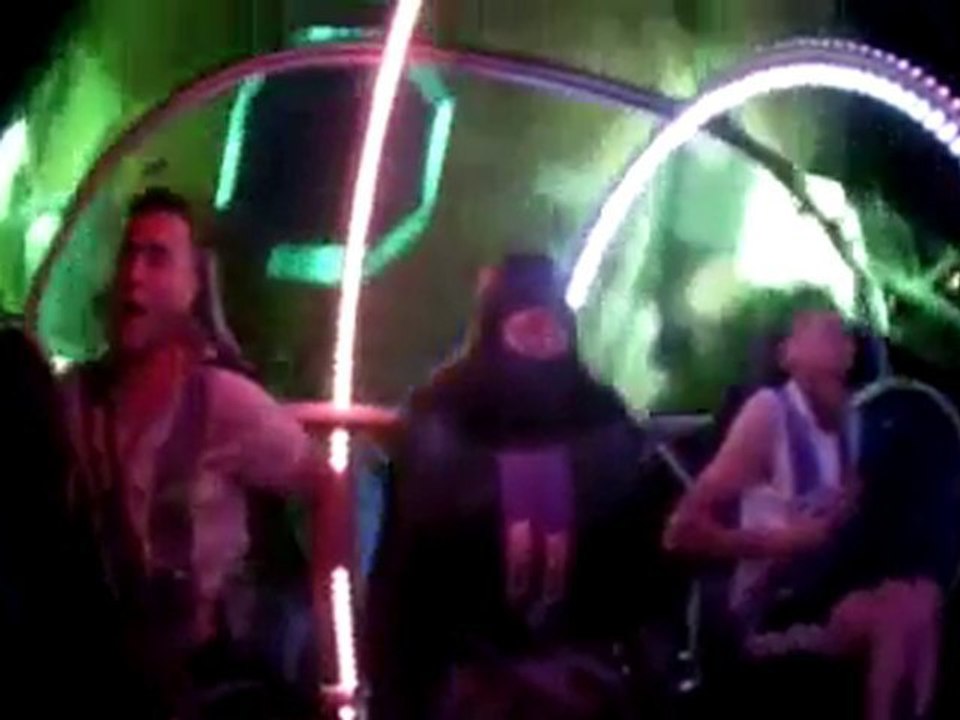 Bostancı'daki Oyuncağa Binen Apaçiler [HD]