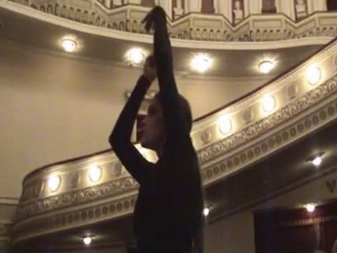 Danse contemporaine ciesara ducat impros nos chaines dorées