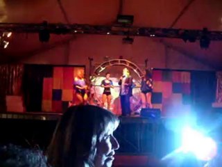 spectacle années 80 dimanche à cruejouls !!!!