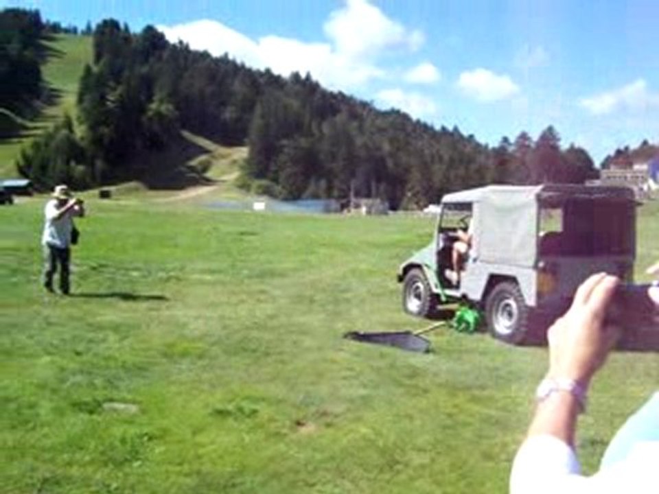 Démonstration d une faucheuse sur un cournil