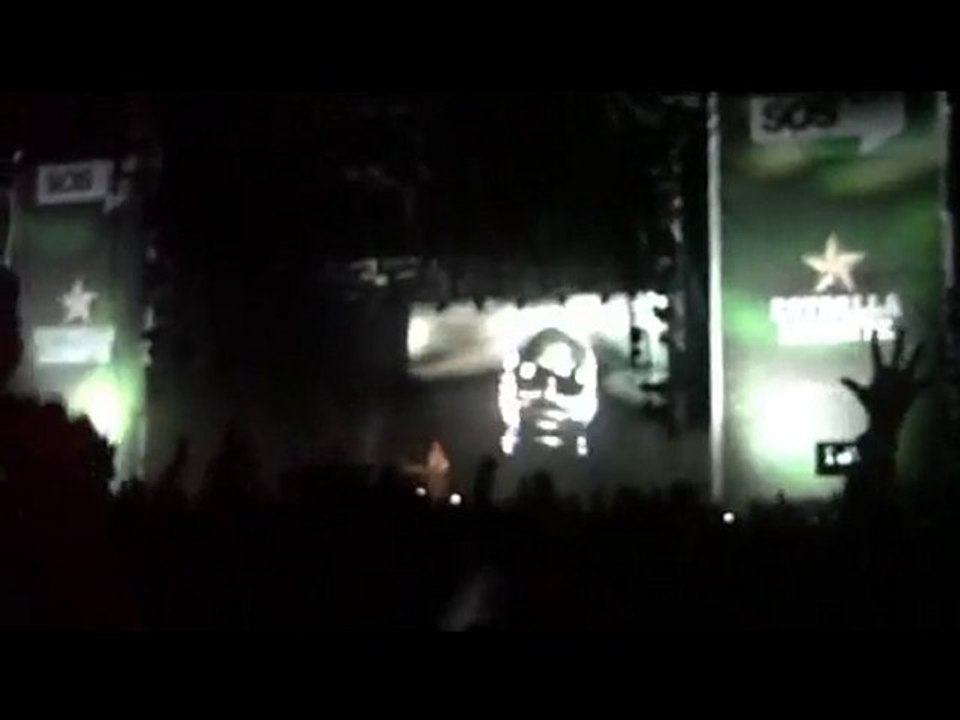 Fatboy Slim en concierto en el SOS 4.8 2010 II