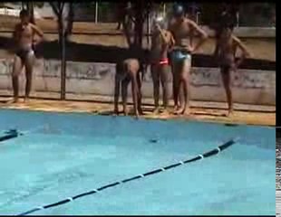 Pulando Sobre o elástico 2