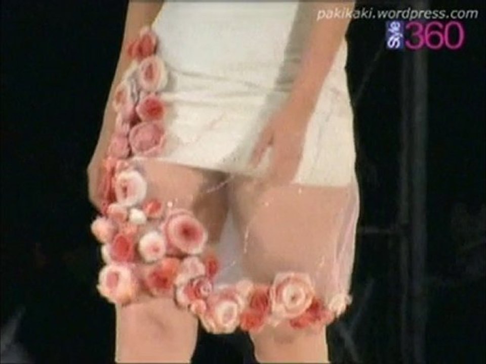 Rubia Chaudhry, White 'N Roses