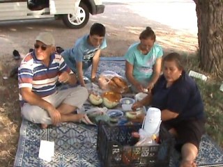 Çivril Yolunda Yemek Molası