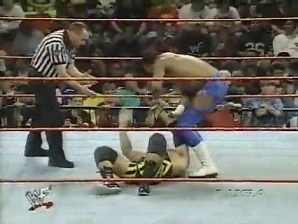 Owen Hart vs 2 Cold Scorpio