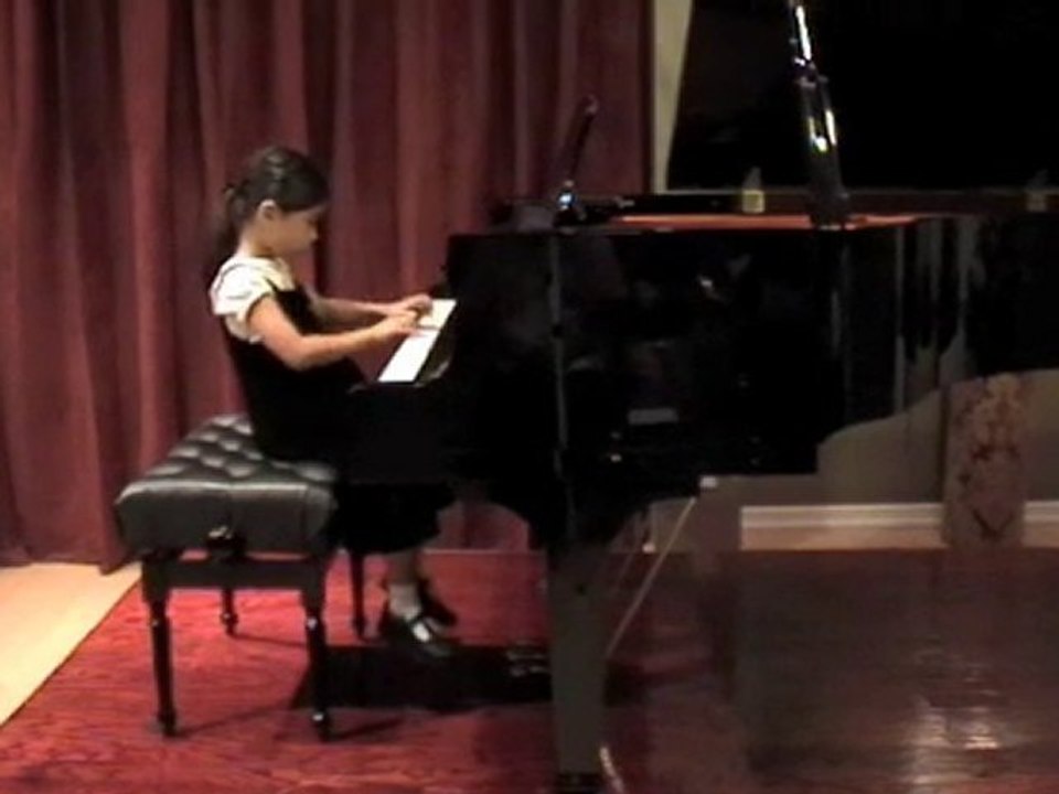 Julia Lin plays a march and a Waltz arrangement