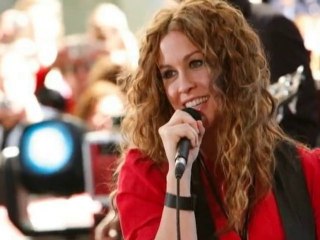 SNTV - Alanis is pregnant!