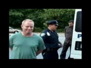 flight attendant loses his cool at JFK Airport 11 Ags 2010