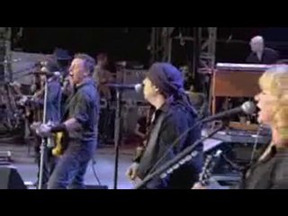 Trapped  (hyde park 0 bruce springsteen
