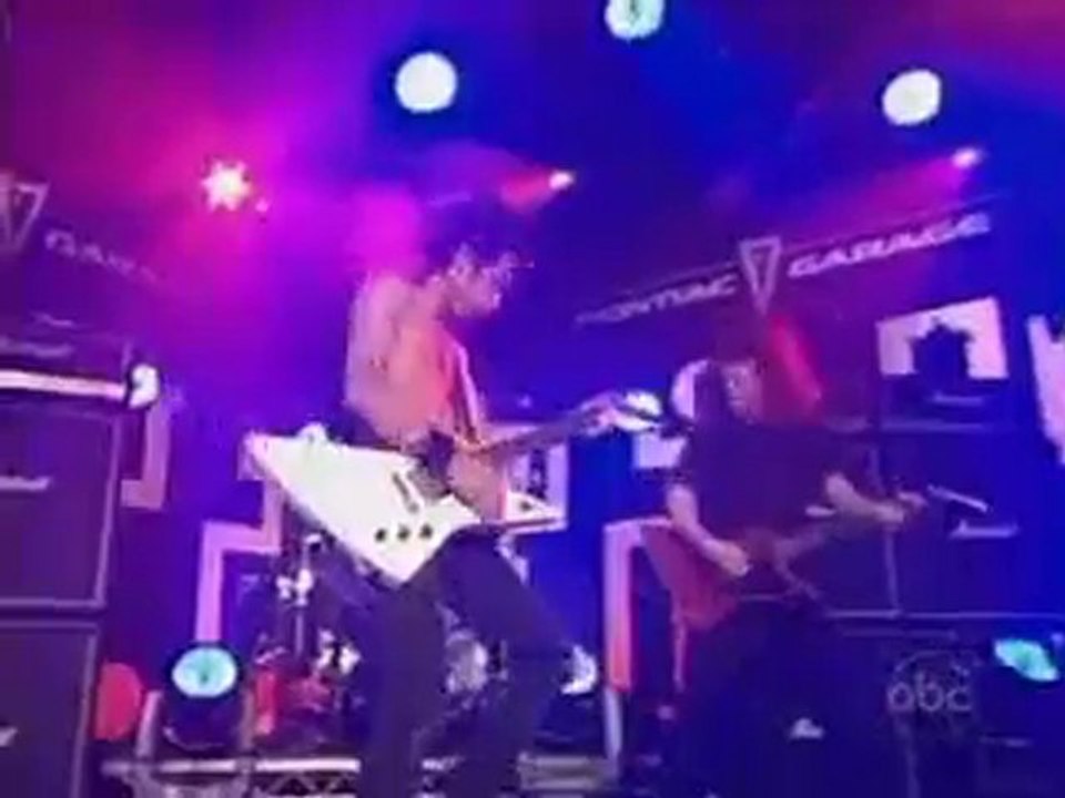 Airbourne - Runnin' Wild (live)