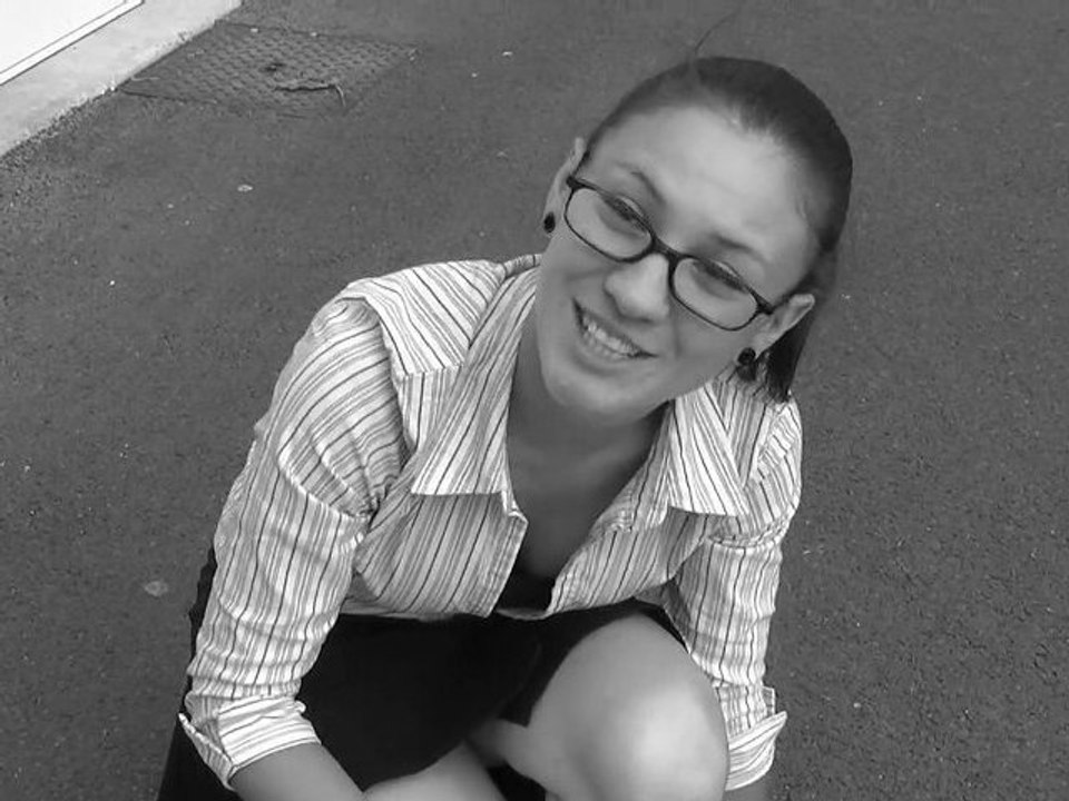 parodie de pub dirt TV: mademoiselle lunette