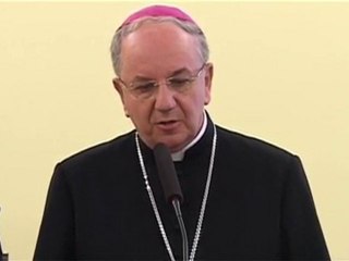 "Apelujemy do wszystkich ludzi dobrej woli o zaniechanie zachowań nie licujących z symbolem krzyża"