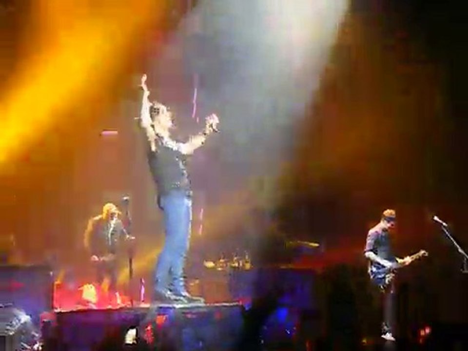 Indochine - L'aventurier (live Genève 28/11/09)