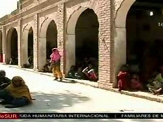 Miles de paquistaníes a la espera de ayuda humanitaria