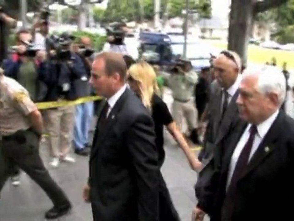 SNTV - Exklusiv:Lohans Rehab