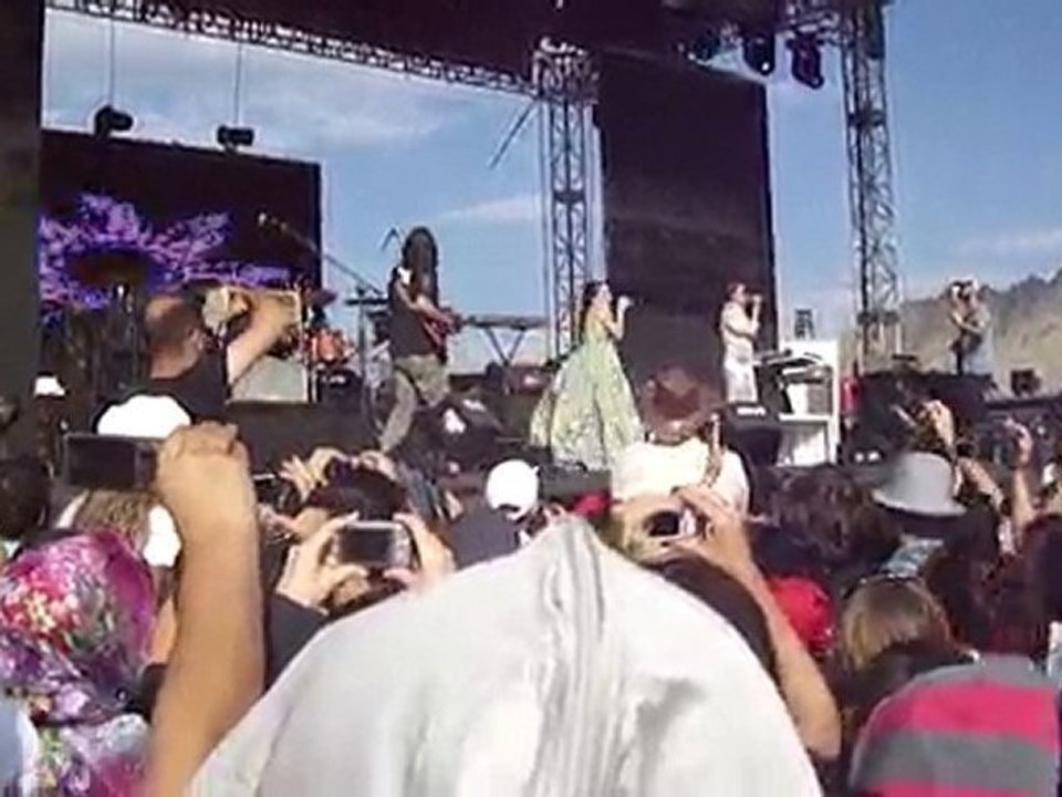 Nil Karaibrahimgil Rize Ovit Konseri Seviyorum Sevmiyorum