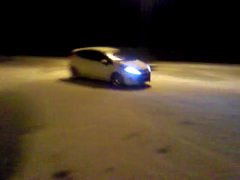 Glissade sur la neige.