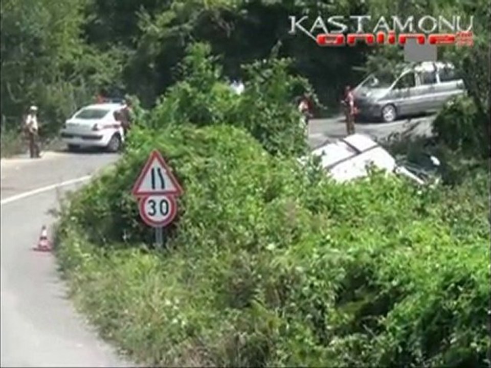 Tur Otobüsü Devrildi; 40 Yaralı