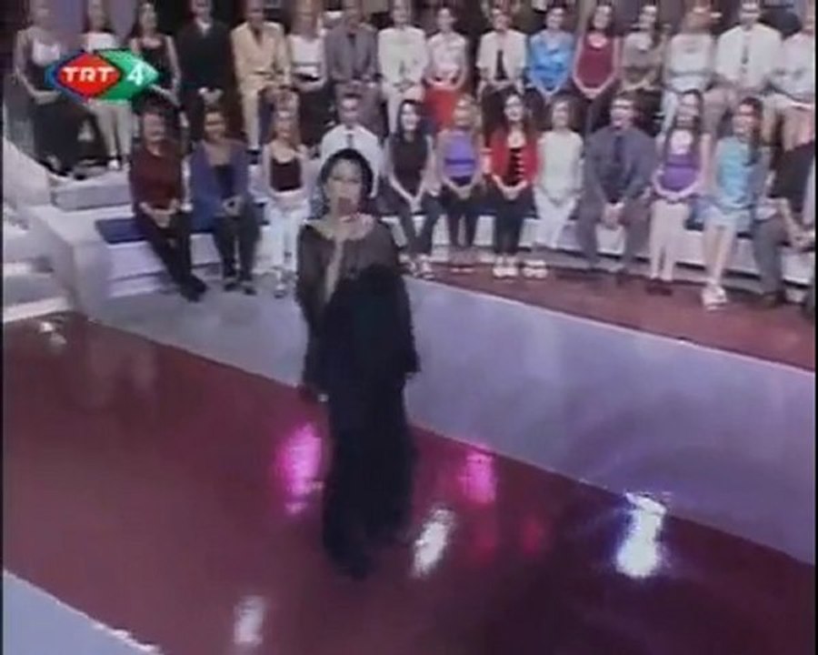 MELİHAT GÜLSES -Benim Adım Çalıkuşu (Daldan Dala Konarım)