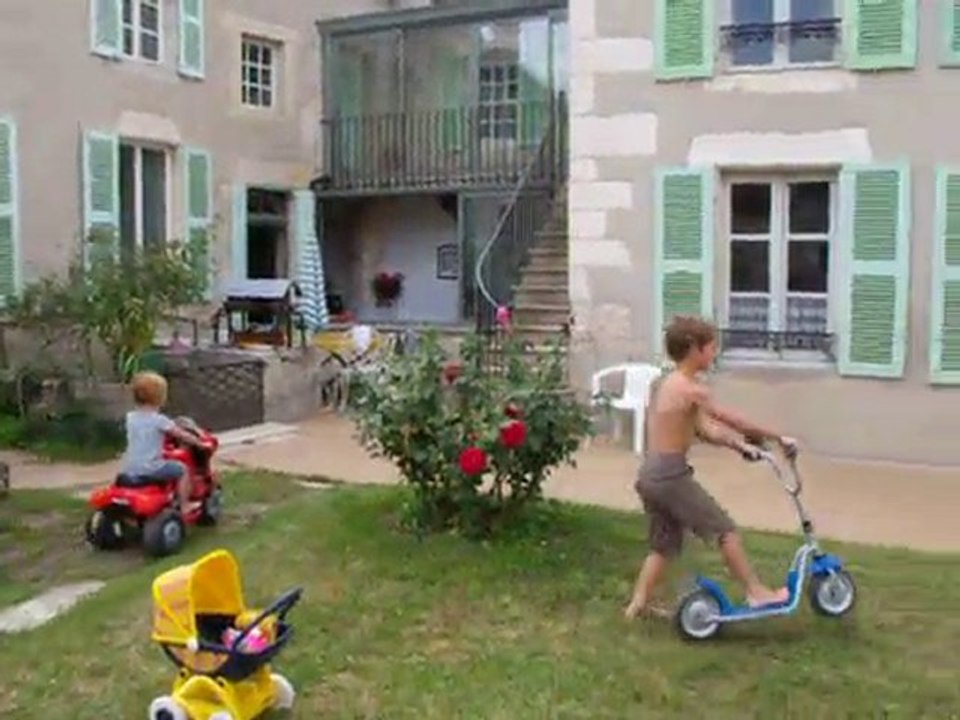 Les loulous chez Papy et Mamie