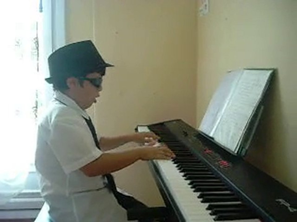 Elvis Presley-Steamroller-Raffi Arto 8 years on piano