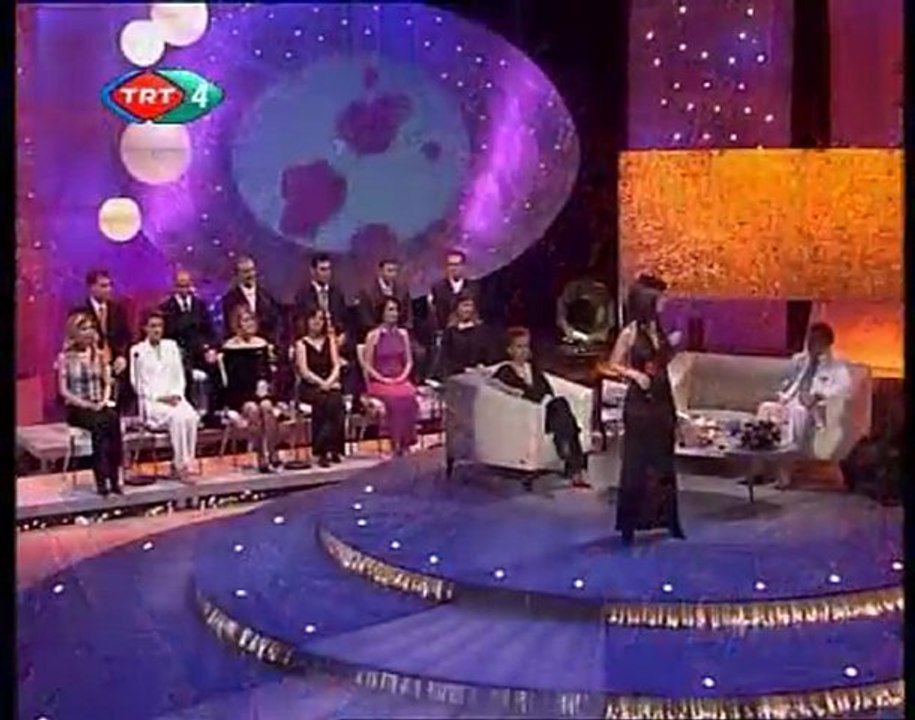 Elif Güresçi-- Seviyorum Desende Kanmam Artık Sözüne