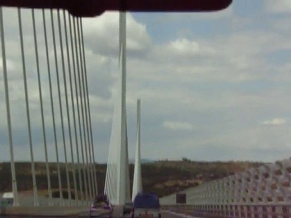Viaduc De Millau Passage Du 14 Aout 2010 a 15h05