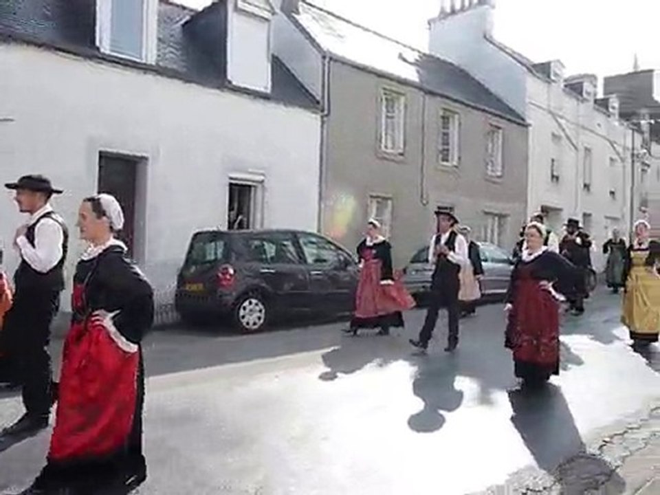 défilé fête des mouettes 2010 à  Douarnenez