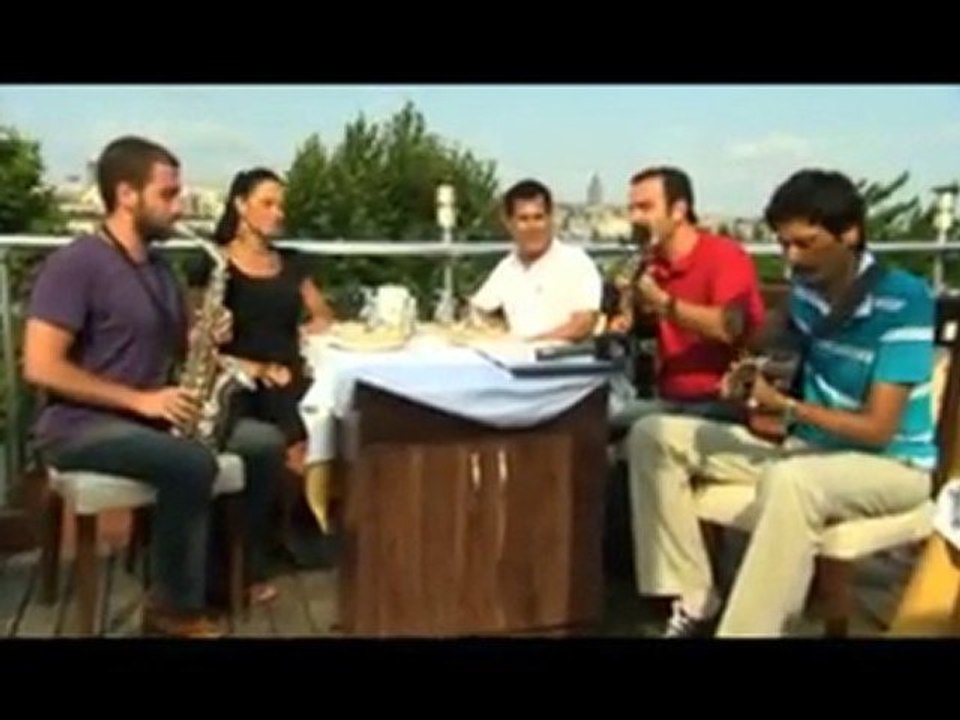 TOLGA ÖZKAN _ " ANLAMAZDIN " [Canlı Performans]