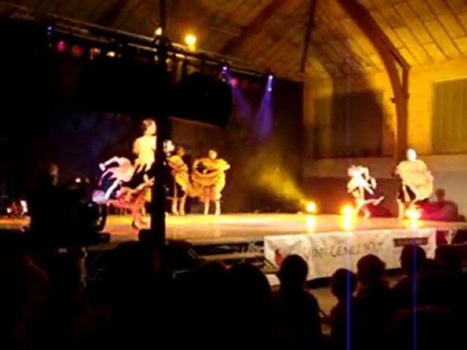 spectacle cabaret " paris folie " à saint geniez !!!