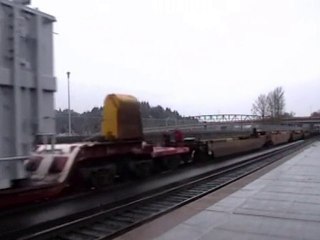 A UP CW4460AC Leads a Short High & Wide!!