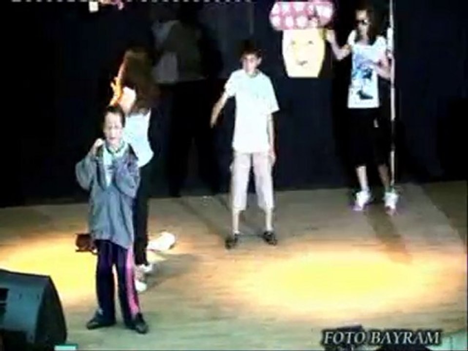 2010 ordu/kumru atatürkilköğretim okulu rap gösterisi