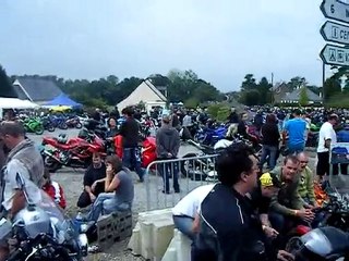 Madone des motards 2010.2Omin avant le départ de la balade .