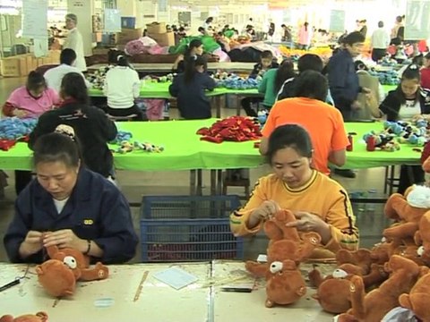 China overshadows Japan economy as growth slows